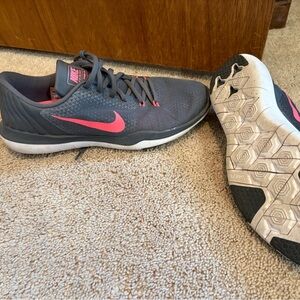 Nike Women's Charcoal and Coral Sneakers